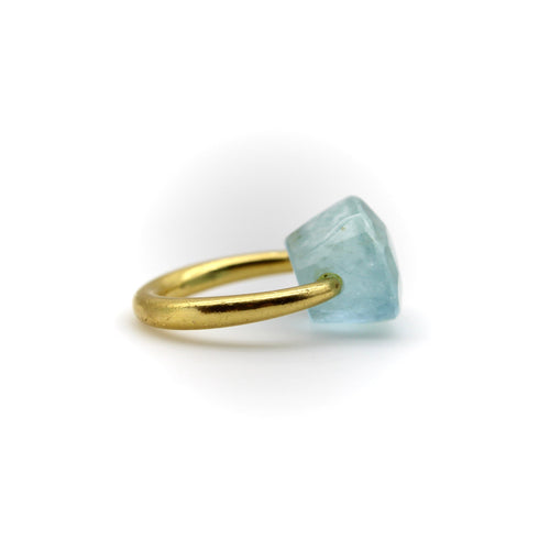 Bague 22K Gold Marie-Hélène de Taillac Milky Aquamarine Cabochon Ring 58 Facettes