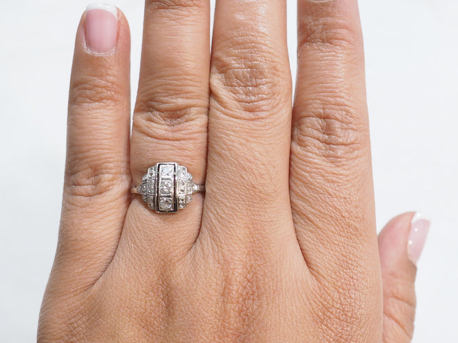 Bague 51 Bague Art Déco en or blanc, platine et diamants 58 Facettes 33255