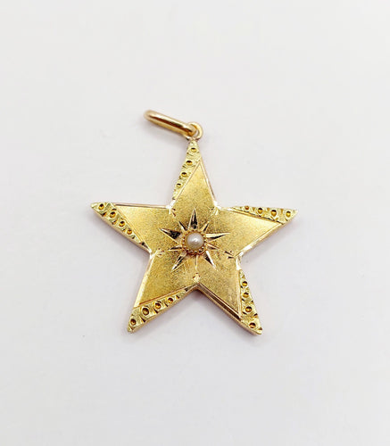 Pendentif Pendentif étoile or jaune et perle (circa 1900) 58 Facettes A06190