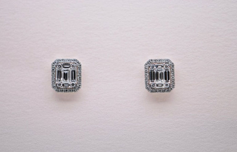 Boucles d'oreilles Boucles d'oreilles en or blanc avec 70 diamants 58 Facettes