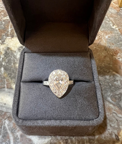 Bague 52 Bague Diamants Poire 1.90 Carats Platine Or Gris 18 Carats 58 Facettes BD213