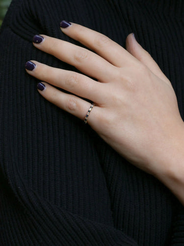 Bague 50 Demi-Alliance américaine en or jaune, diamants et saphirs 58 Facettes J104