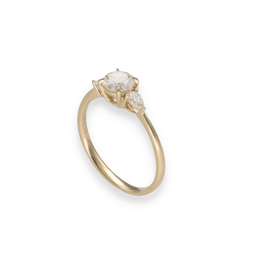 Bague 53-54 Solitaire Diamants – Or Jaune 18k – Diamant Central 0,62 ct H-VVS1 – Epaulé de  0,15 ct G-VS 58 Facettes FB11093 / FB11201