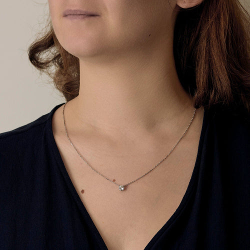 Collier Collier solitaire en or gris et diamant 58 Facettes B250691