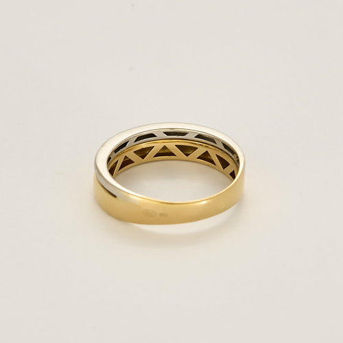 Ring van twee goudsoorten met diamanten 