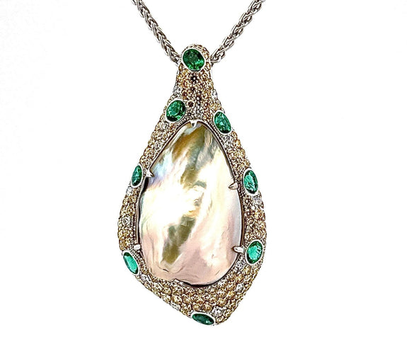 Collier Collier or , diamants , mabe de Tahiti et émeraudes 58 Facettes