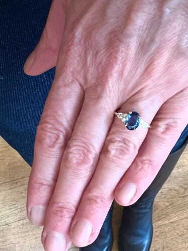 Bague Bague Saphir 1.30 Carats Diamants Or Jaune 18 Carats 58 Facettes BSA96