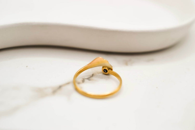 Bague 55 Bague or jaune et saphir, décor ailé 58 Facettes 3804