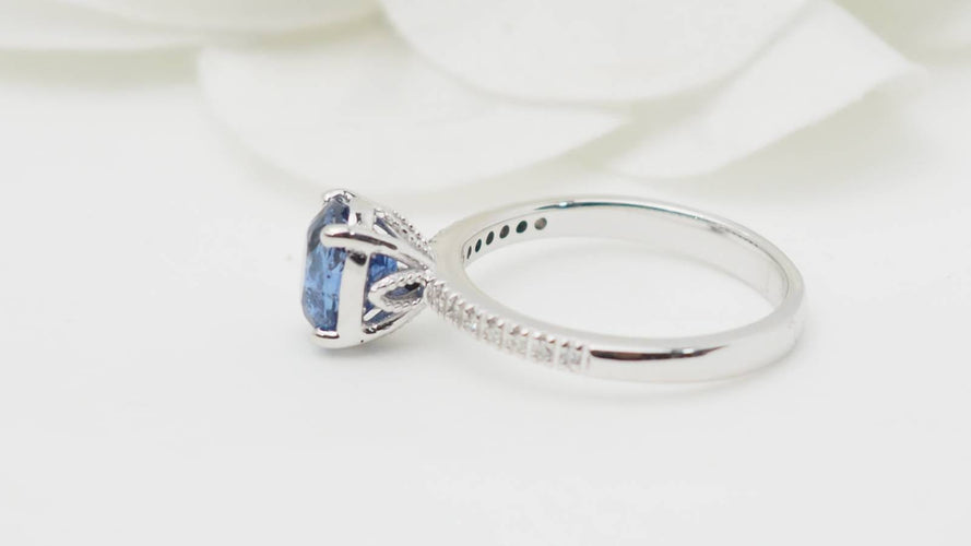 Bague 54 Bague en or blanc, saphir ovale et diamants 58 Facettes 29190