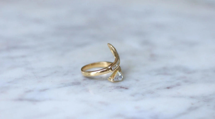 Superman- und trapezförmiger Diamant-Schlangenring in Gelbgold