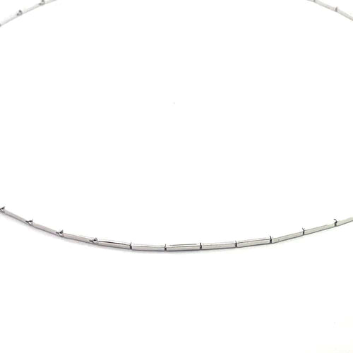 Collier Collier en or blanc et diamants 58 Facettes UN0136
