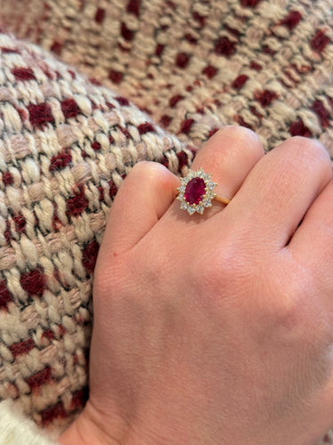 Bague 51.5 Burmese Ruby and yellow gold ring 58 Facettes