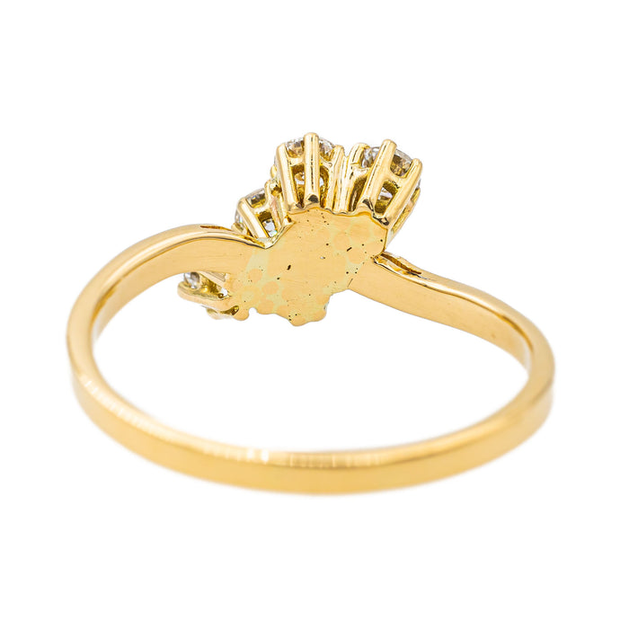 Anillo de oro amarillo con diamantes