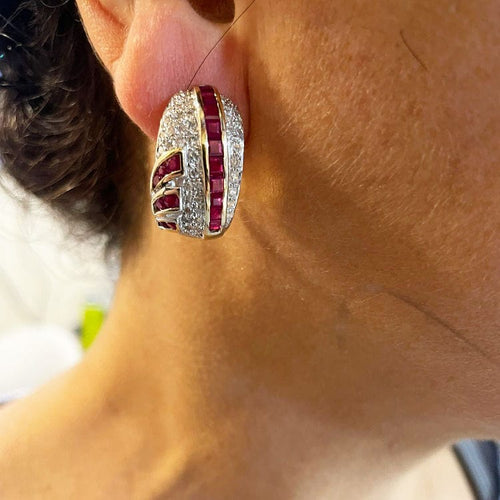 Boucles d'oreilles Boucles d'oreilles en or jaune 14 carats serties de diamants et de rubis 58 Facettes G3875