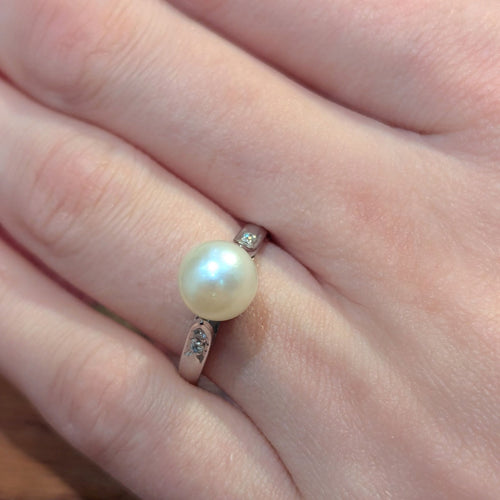 Bague 51 Bague en or blanc, perle de culture et diamants 58 Facettes 32599