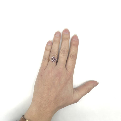 53 Bague or jaune, rubis et diamants 58 Facettes Z15B51748