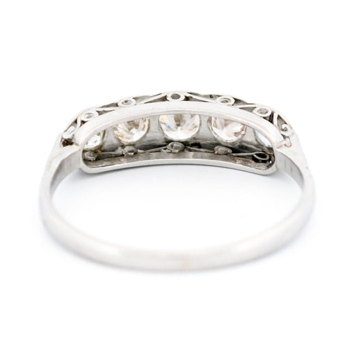 Bague 52.5 Bague en platine et diamants 58 Facettes ABF1493922394959A6DBB6DF4ADE9AEC