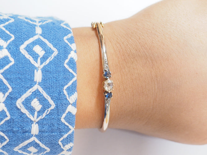 Bracelet Bracelet Jonc Art Nouveau en or bicolore, saphirs et diamant 58 Facettes 33124