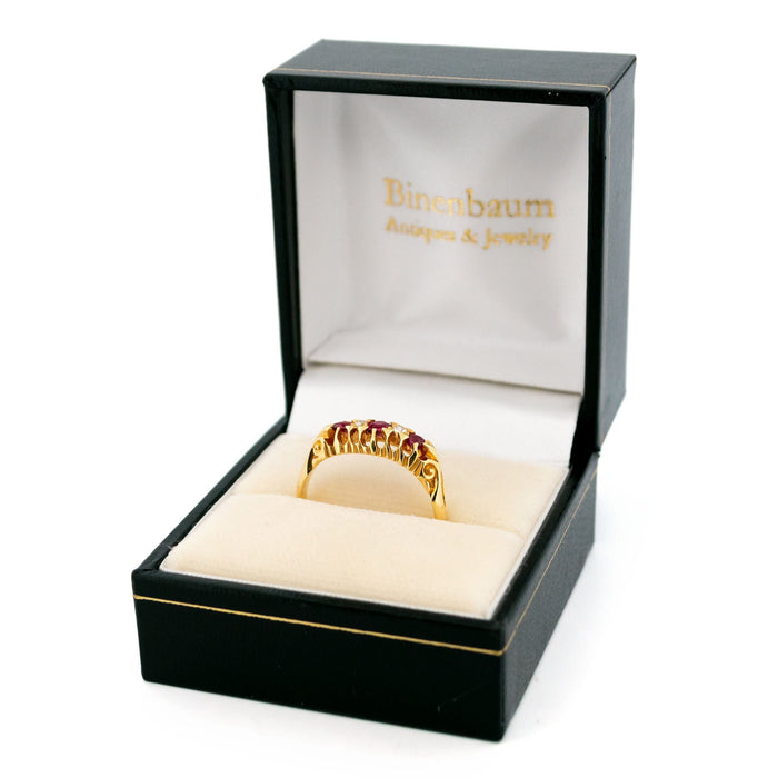 Bague 56.5 Bague en or jaune avec diamants et rubis 58 Facettes 57C9BE5897F14C72901C48AFAE0D2337