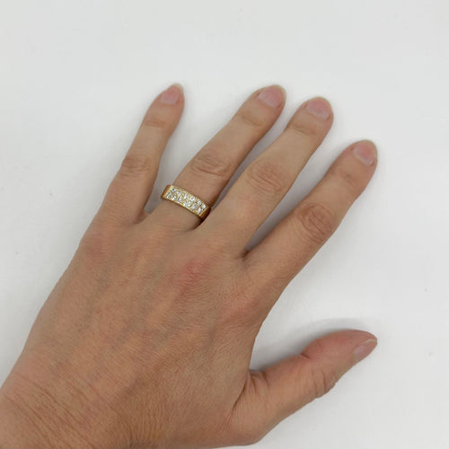 Bague jonc or jaune et diamants 58 Facettes Z1351602