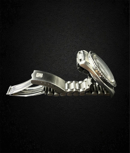 Montre Omega Seamaster 300 « grande montre de plongée triangulaire » Réf. 165.024 (1968) 58 Facettes