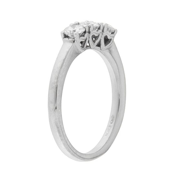 Bague 53 Bague Trilogie en or blanc avec diamants taille brillant 58 Facettes G3613