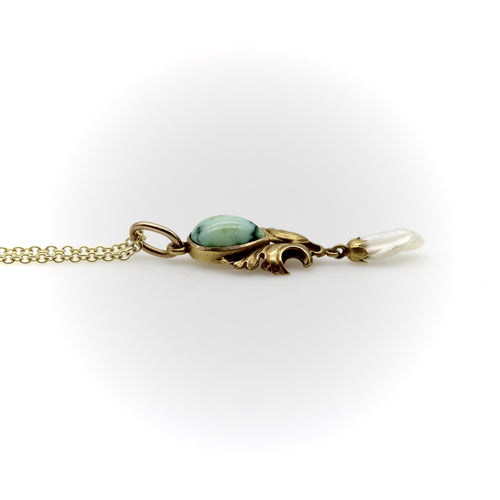 Pendentif Pendentif en or jaune style Art Nouveau turquoise et perle du Mississippi 58 Facettes A2005S