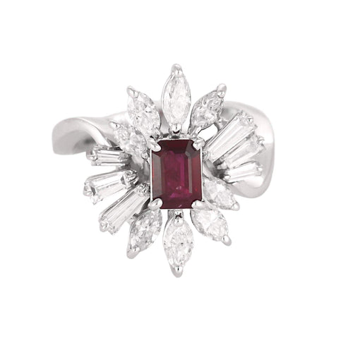 Bague 53.5 Bague mouvementé or blanc, rubis et diamants 58 Facettes BA661