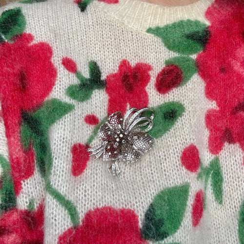 Broche Broche or blanc fleur dentelée 58 Facettes REF24101CF-264