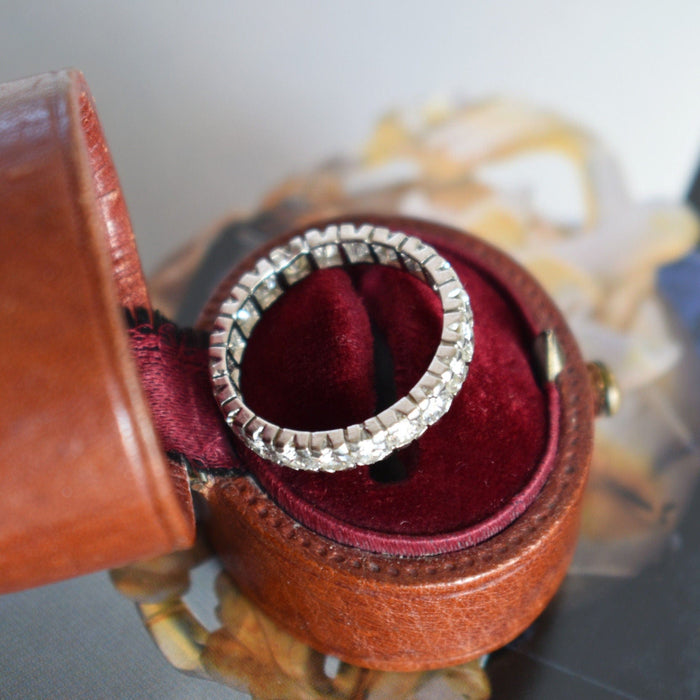 Vintage eeuwigheidstrouwring met diamanten