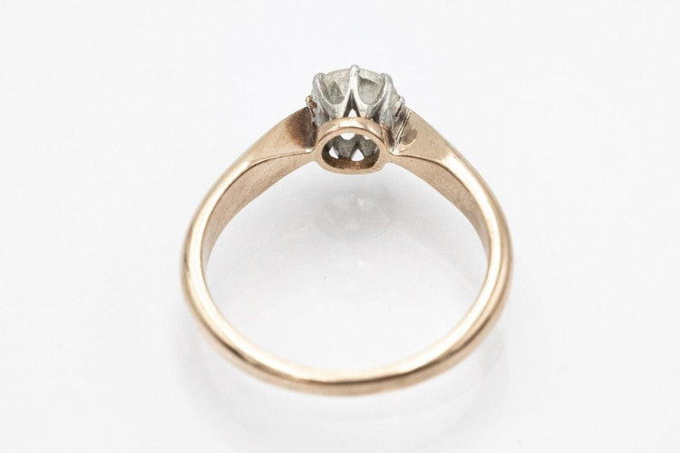 Bague 58 Bague exceptionnelle en or jaune avec un diamant taille brillant ancien de 0,89 ct. 58 Facettes 11216