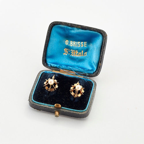 Boucles d'oreilles Paire de dormeuses anciennes, ornées de perles 58 Facettes