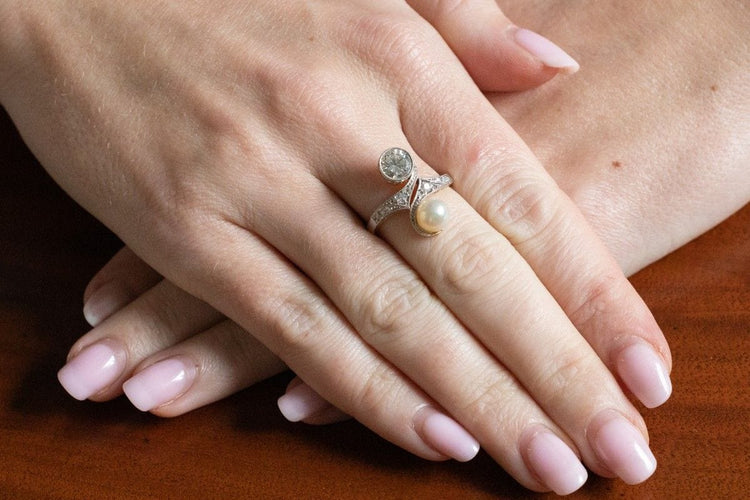 Bague Bague en or Toi et Moi avec diamant de 1,00 ct et perle 58 Facettes 11540