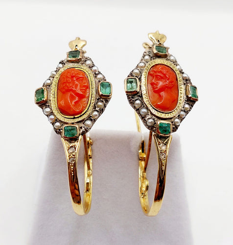 Sleepers earrings XXL Victorian yellow gold thigh-high boots, cameo coral, emeralds (circa 1850 