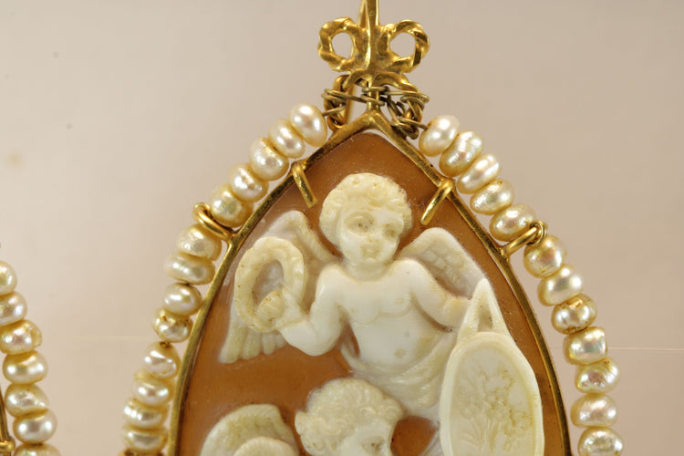 Boucles d'oreilles Boucles d'oreilles camées antiques en or jaune 58 Facettes 7682