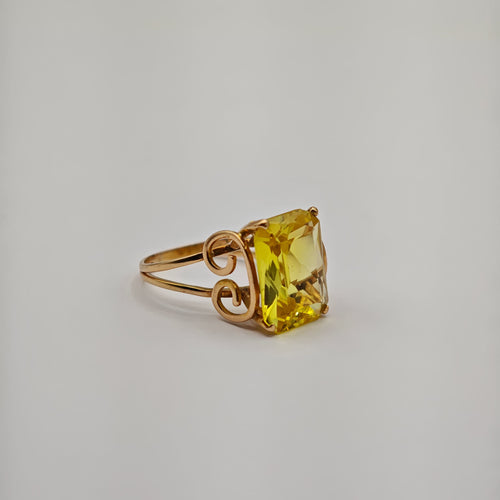 Bague 57 Bague en or jaune et saphir jaune 58 Facettes