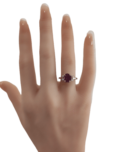 Ovalni safir prsten okružen dijamantima od belog zlata 18k 