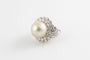 Bague Bague en or blanc, perle de culture à noyau eau de mer et diamants 58 Facettes 154329