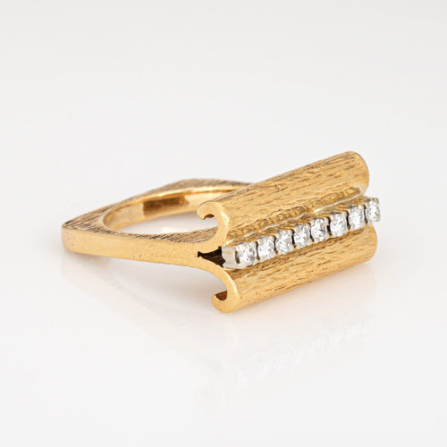 Bague Bague carrée en or jaune et diamants des années 70 58 Facettes G14006