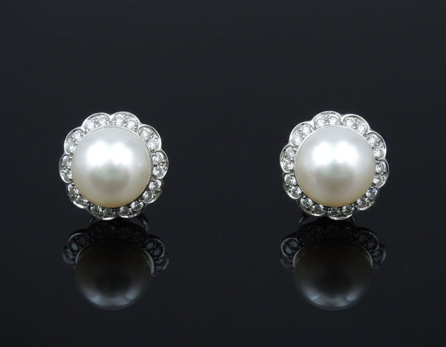 Boucles d'oreilles Somptueuses boucles d'oreilles en platine, diamants et perles 58 Facettes