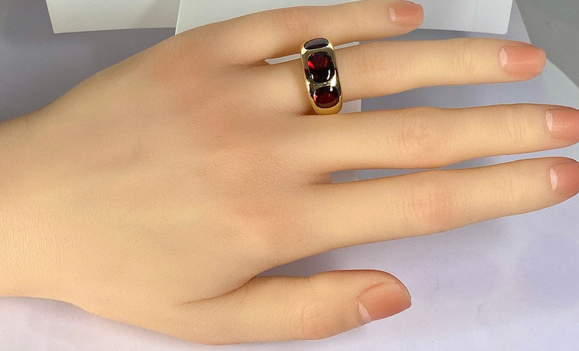 Bague 51.5 Bague en or jaune 18 carats ornée de 3 grenats 58 Facettes AB563