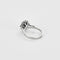 Bague 53 Bague Marguerite or gris, saphir et diamants 58 Facettes GAP14742