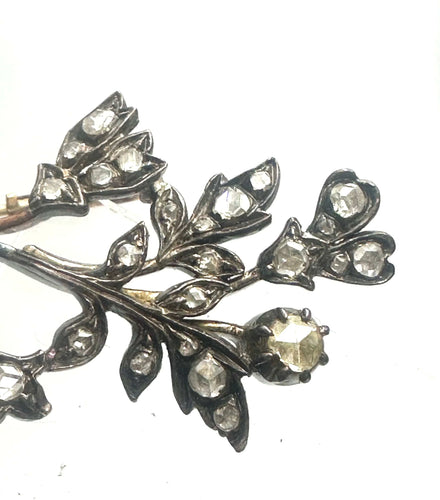 Broche Broche florale en diamant. Italie, vers 1920 58 Facettes