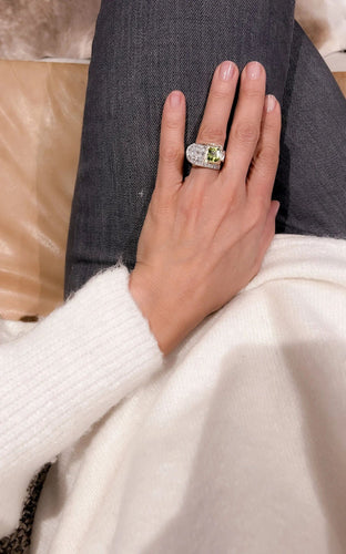 Bague 55 Bague tank or rose et platine en diamant et péridot 58 Facettes 1