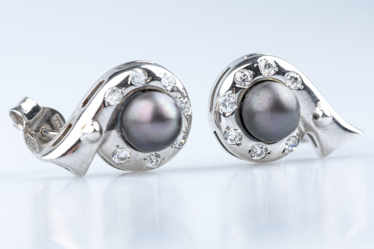 Boucles d'oreilles Boucles d’oreilles perles de Tahiti 6,11 mm & diamants 0,41 ct en or jaune 58 Facettes BO46420-107