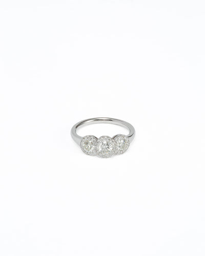 Bague 52 Bague trilogie en or blanc et diamants 58 Facettes