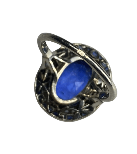 Art-Deco-Ring aus Platin, Diamanten und burmesischem Saphir