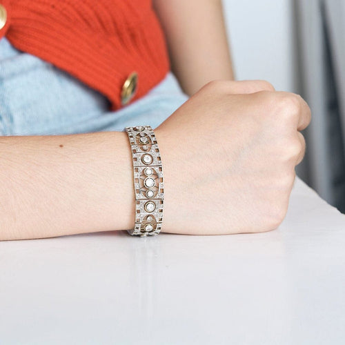 Bracelet Bracelet Art Déco ajouré serti de diamants en or blanc 18k 58 Facettes LJ32