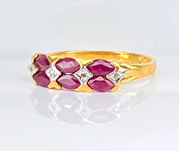 Bague 50 Bague en or jaune 18 carats, 6 rubis et 4 diamants 58 Facettes AB551
