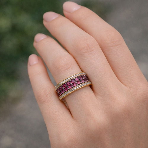 Bague 52 Bague en or jaune sertie de rubis et de diamants 58 Facettes 50384